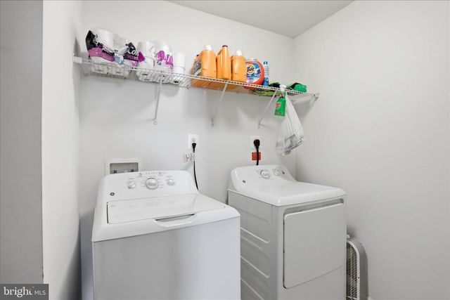 288 ALDERSHOT DR, Martinsburg, WV 25403