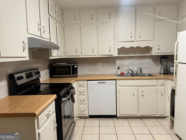 231 Scarlet Way, Lawrenceville, GA 30046