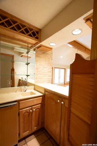 8 Granburg Pl, San Antonio, TX 78218