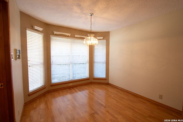 8 Granburg Pl, San Antonio, TX 78218