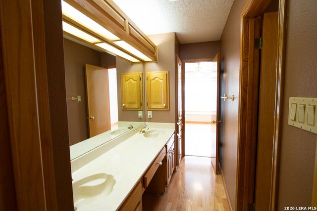 8 Granburg Pl, San Antonio, TX 78218