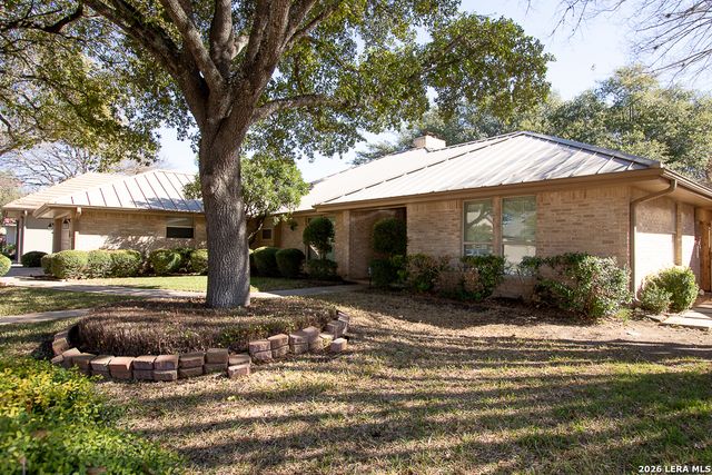 8 Granburg Pl, San Antonio, TX 78218