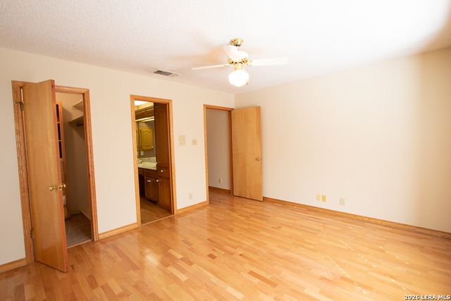 8 Granburg Pl, San Antonio, TX 78218