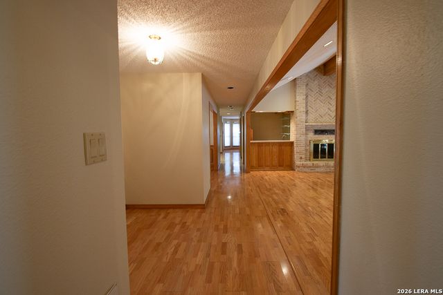 8 Granburg Pl, San Antonio, TX 78218