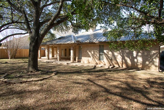 8 Granburg Pl, San Antonio, TX 78218