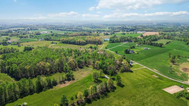 501 Mc Mullin Road, Crab Orchard, KY 40419