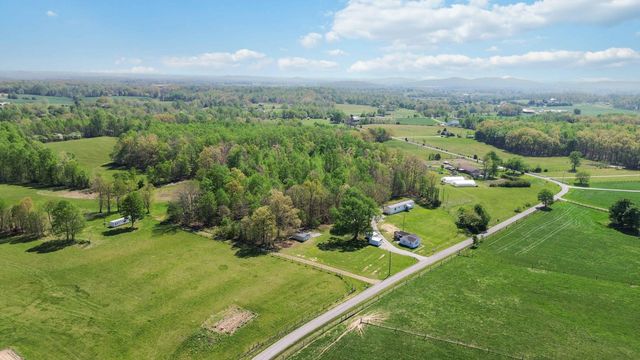 501 Mc Mullin Road, Crab Orchard, KY 40419