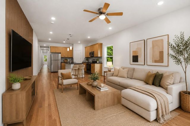 819 Junction Avenue B, Cleveland, TX 77327