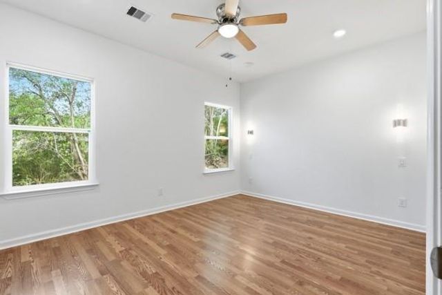 819 Junction Avenue B, Cleveland, TX 77327