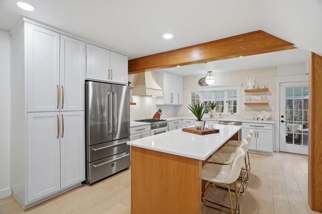 4500 ROCK QUARRY RD, Columbia, MO 65201