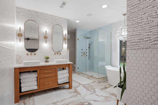 4500 ROCK QUARRY RD, Columbia, MO 65201