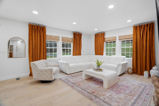 4500 ROCK QUARRY RD, Columbia, MO 65201