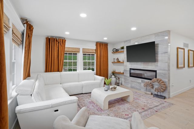 4500 ROCK QUARRY RD, Columbia, MO 65201