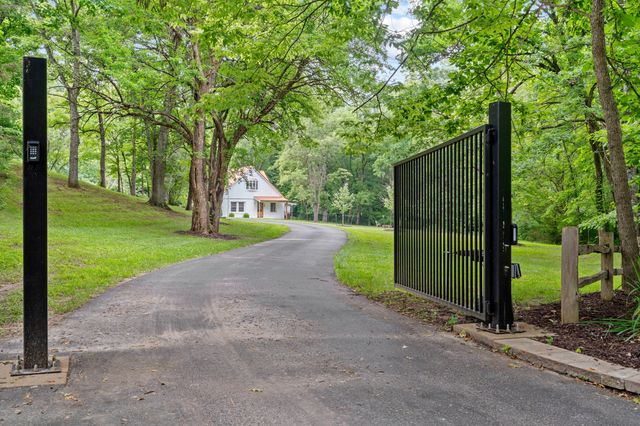 4500 ROCK QUARRY RD, Columbia, MO 65201