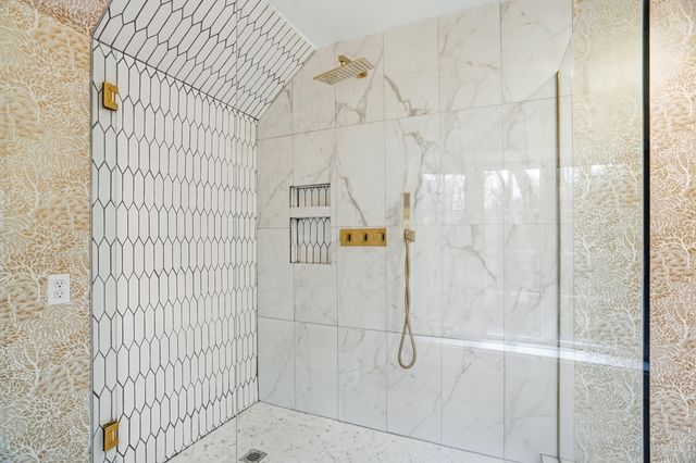 4500 ROCK QUARRY RD, Columbia, MO 65201