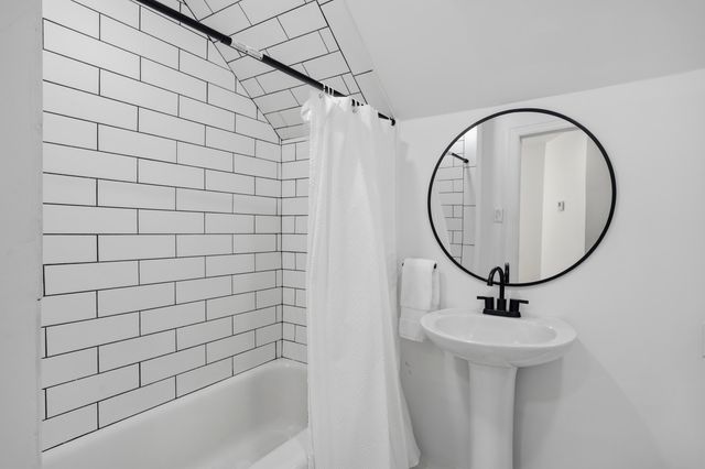 4500 ROCK QUARRY RD, Columbia, MO 65201