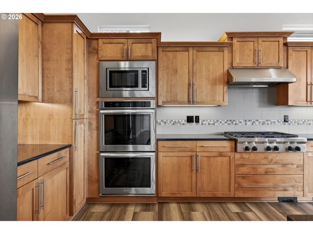 32092 Sw WILLAMETTE Way, Wilsonville, OR 97070