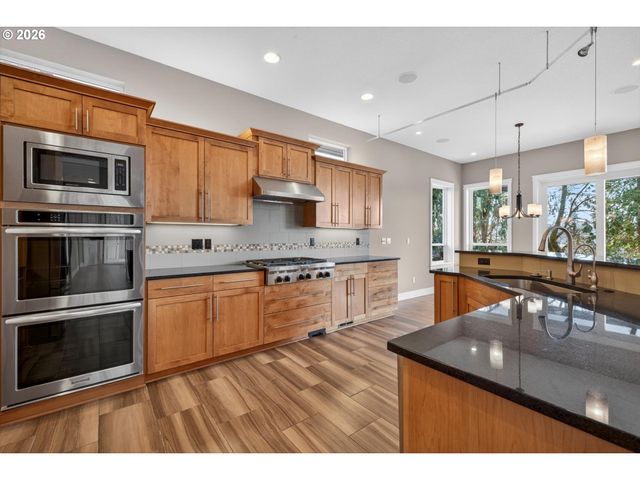 32092 Sw WILLAMETTE Way, Wilsonville, OR 97070