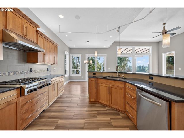 32092 Sw WILLAMETTE Way, Wilsonville, OR 97070