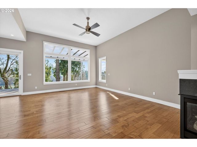 32092 Sw WILLAMETTE Way, Wilsonville, OR 97070