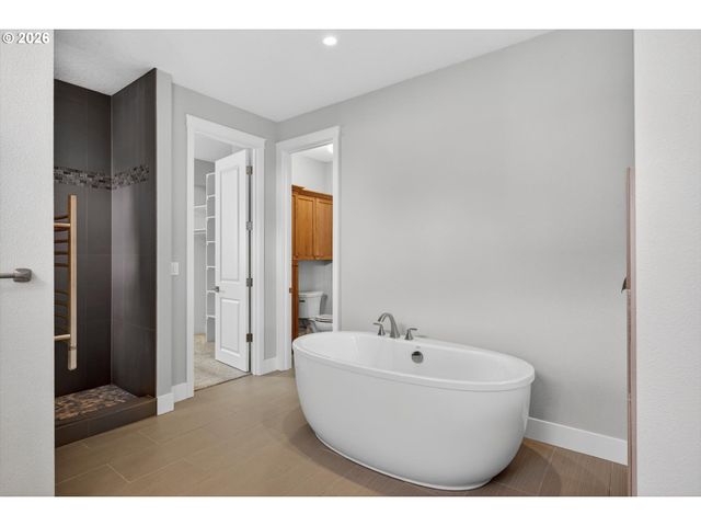 32092 Sw WILLAMETTE Way, Wilsonville, OR 97070