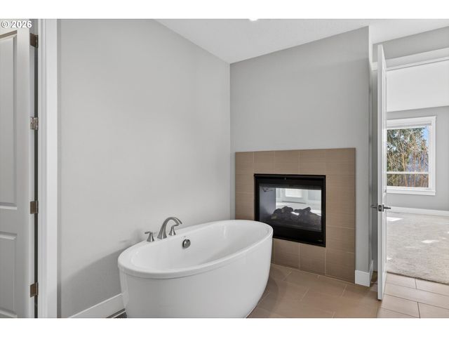 32092 Sw WILLAMETTE Way, Wilsonville, OR 97070