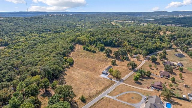 20491 Cedar Bluff Road, Fayetteville, AR 72703
