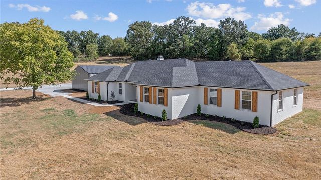 20491 Cedar Bluff Road, Fayetteville, AR 72703