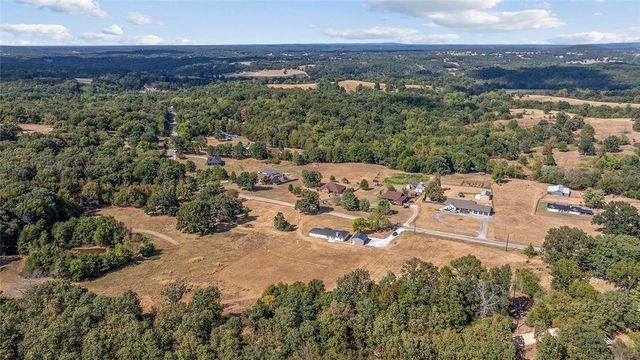 20491 Cedar Bluff Road, Fayetteville, AR 72703