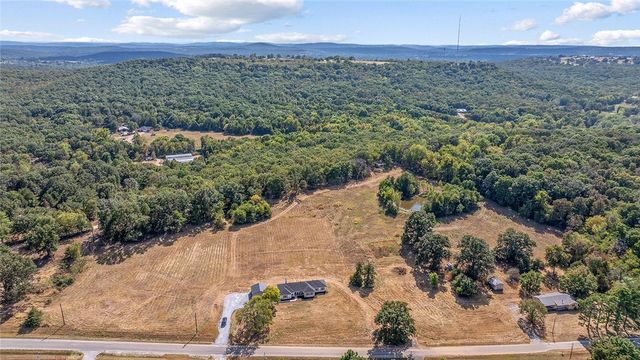 20491 Cedar Bluff Road, Fayetteville, AR 72703