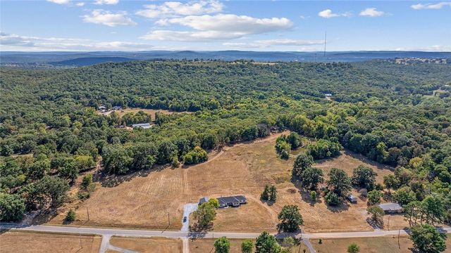 20491 Cedar Bluff Road, Fayetteville, AR 72703