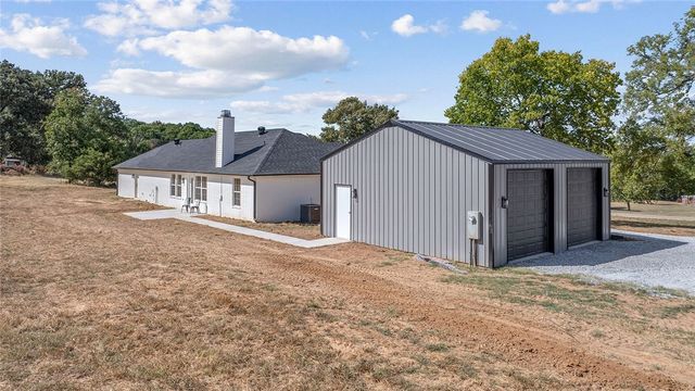 20491 Cedar Bluff Road, Fayetteville, AR 72703