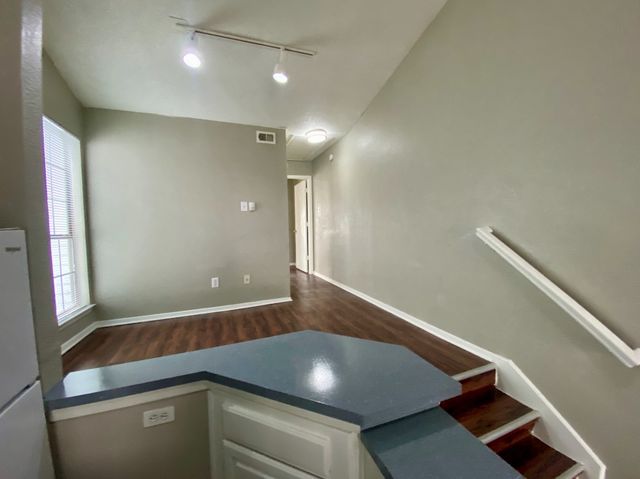 9823 Summerwood Circle 1002, Dallas, TX 75243