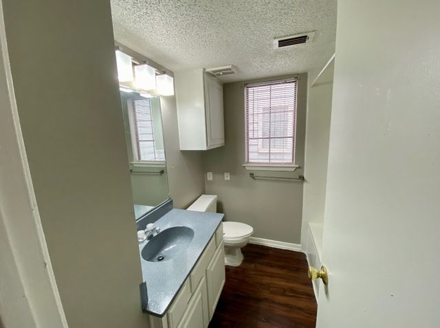 9823 Summerwood Circle 1002, Dallas, TX 75243