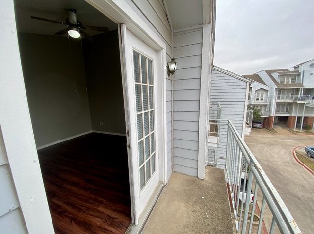9823 Summerwood Circle 1002, Dallas, TX 75243