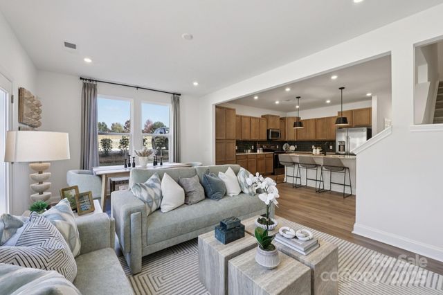 7717 Ethora Way, Charlotte, NC 28216