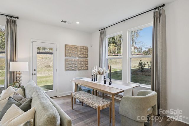 7717 Ethora Way, Charlotte, NC 28216