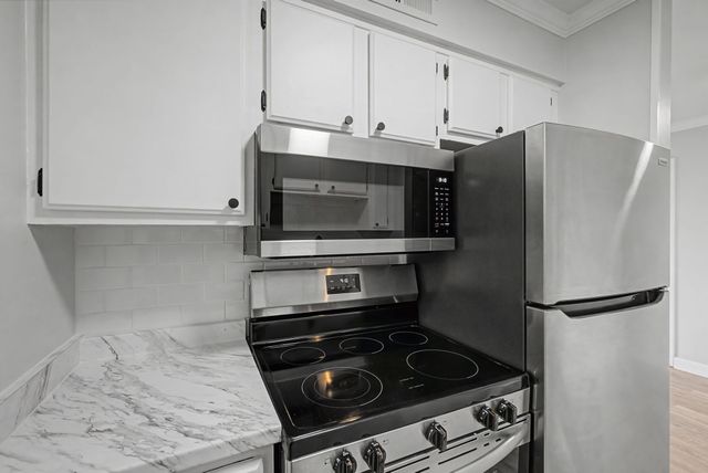 420 Walton Ln Apt J47, Madison, TN 37115