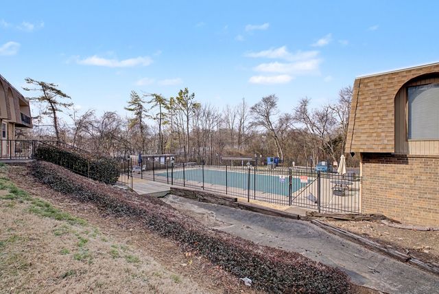 420 Walton Ln Apt J47, Madison, TN 37115