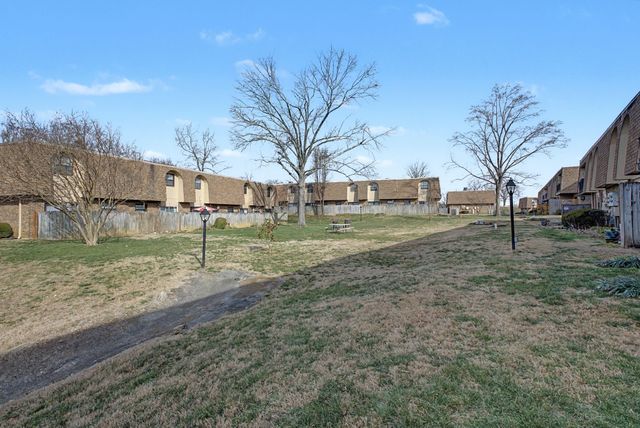 420 Walton Ln Apt J47, Madison, TN 37115