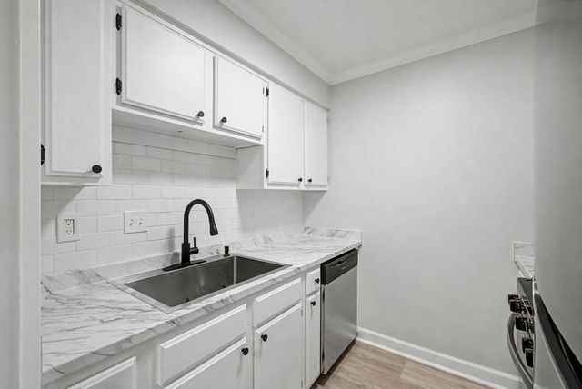 420 Walton Ln Apt J47, Madison, TN 37115