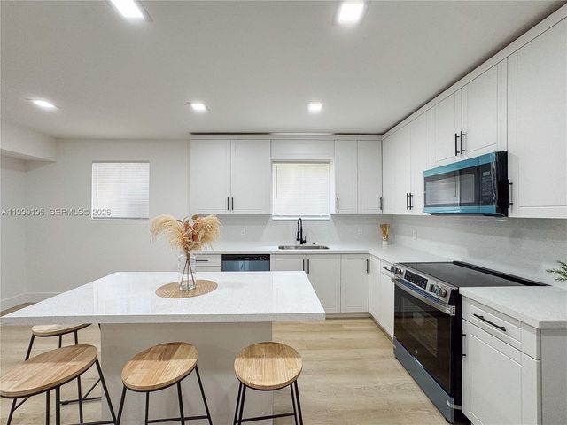 1749 NW 152nd St, Miami Gardens, FL 33054