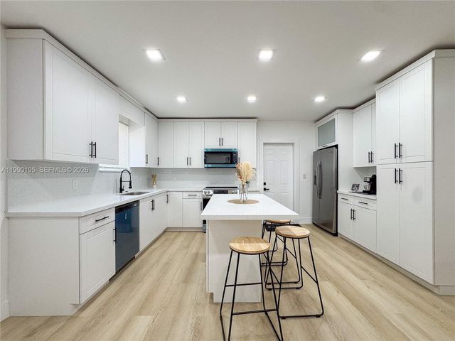 1749 NW 152nd St, Miami Gardens, FL 33054