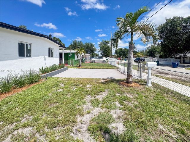 1749 NW 152nd St, Miami Gardens, FL 33054