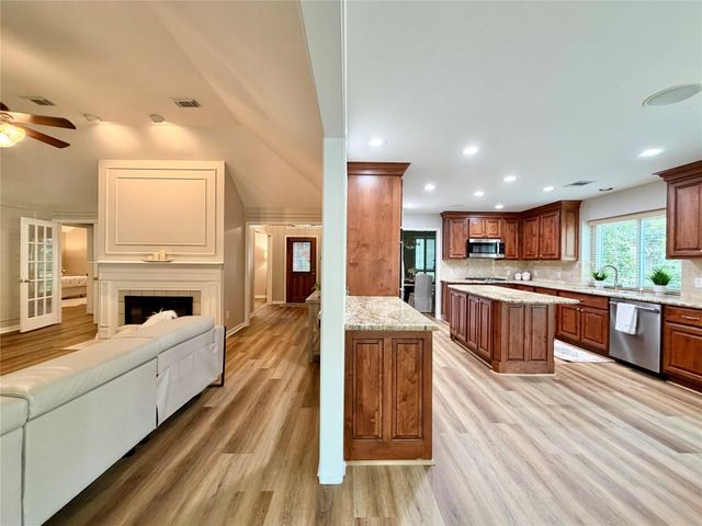4211 Saint Ives Street, Sugar Land, TX 77479