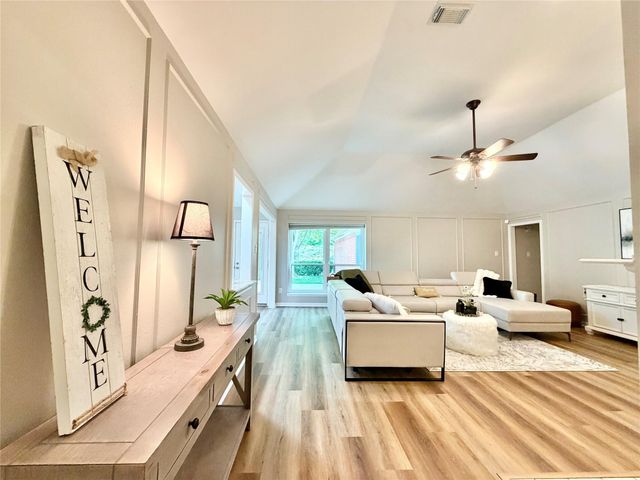 4211 Saint Ives Street, Sugar Land, TX 77479