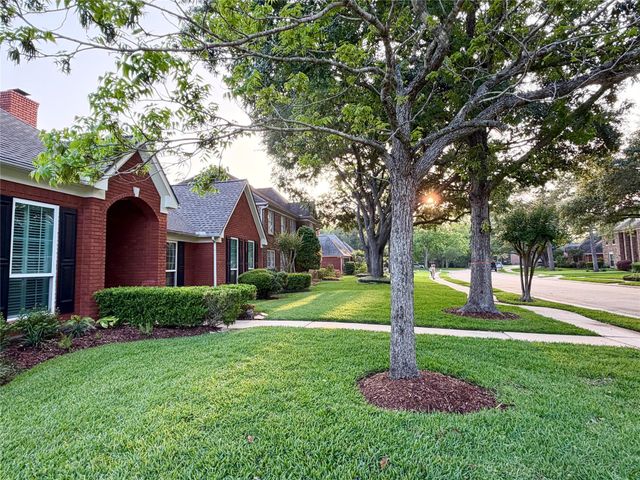 4211 Saint Ives Street, Sugar Land, TX 77479