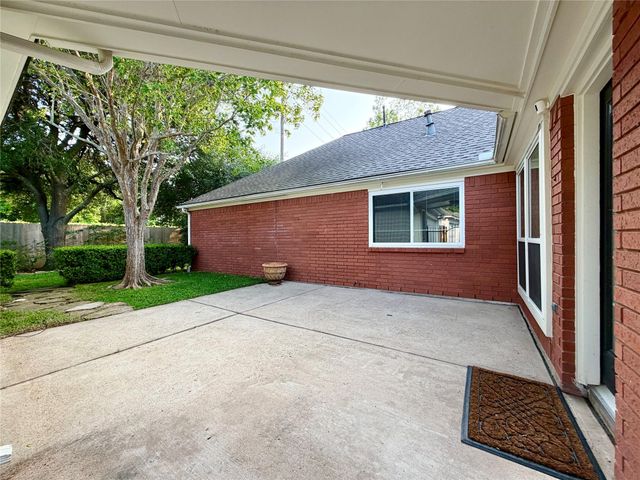 4211 Saint Ives Street, Sugar Land, TX 77479