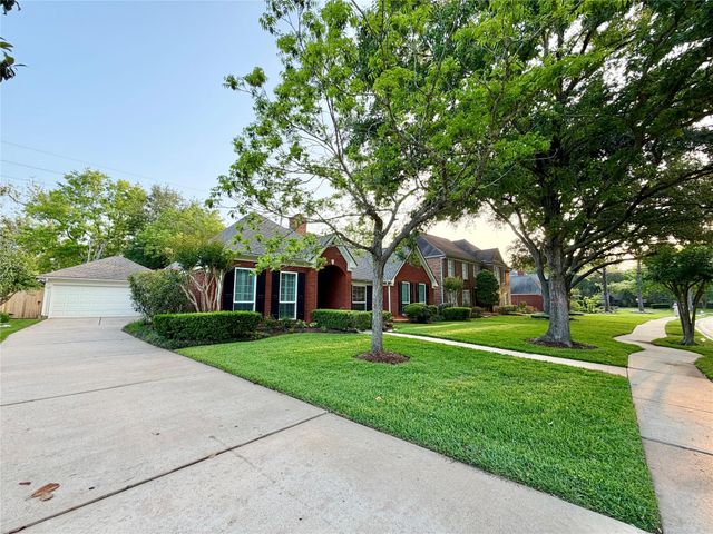 4211 Saint Ives Street, Sugar Land, TX 77479
