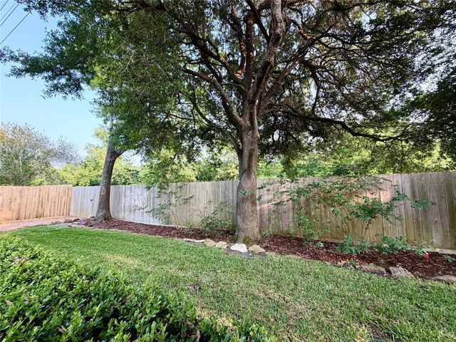 4211 Saint Ives Street, Sugar Land, TX 77479
